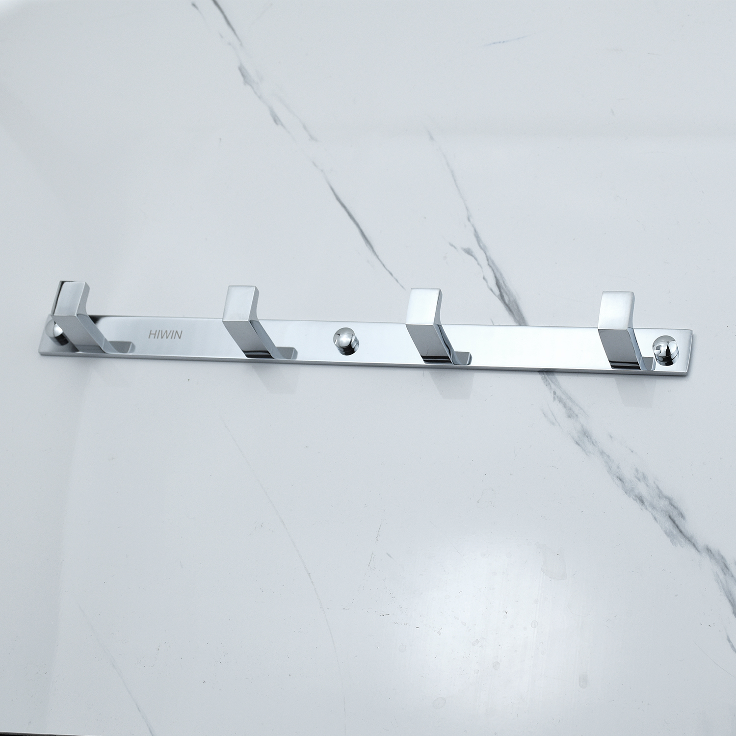 Móc treo quần áo tiện lợi 4 móc chất liệu đồng mạ crom mặt gương sáng bóng Hiwin Y-6301-4 kích thước 302x20x33