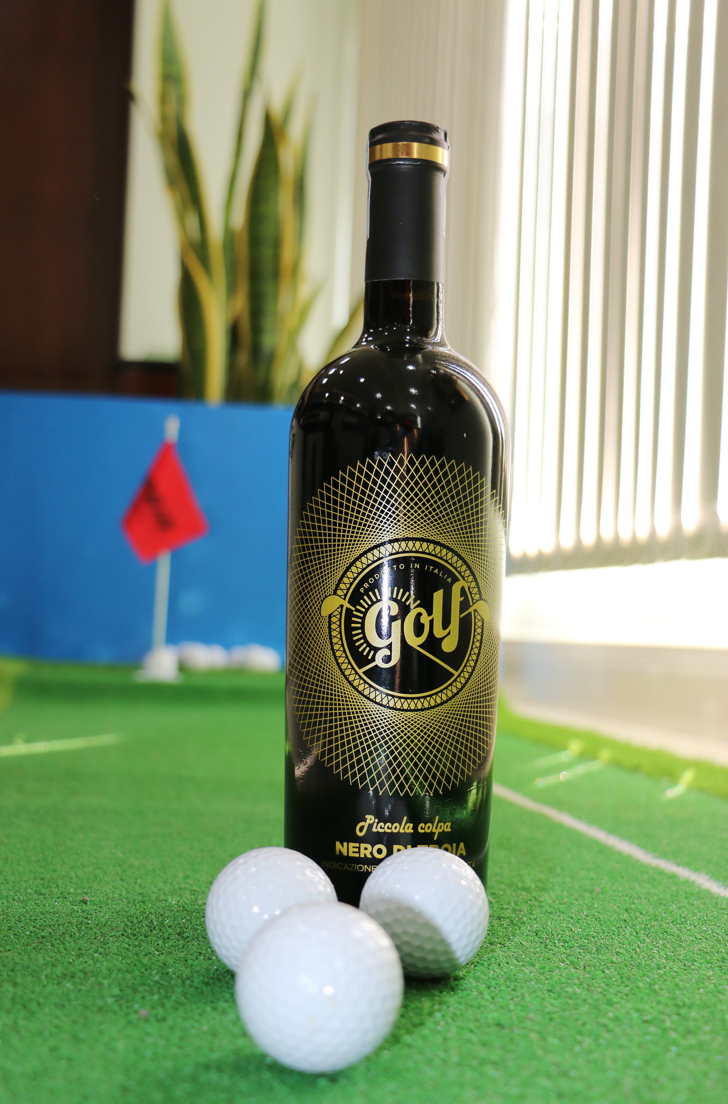 Rượu vang Golf Nero di Troia