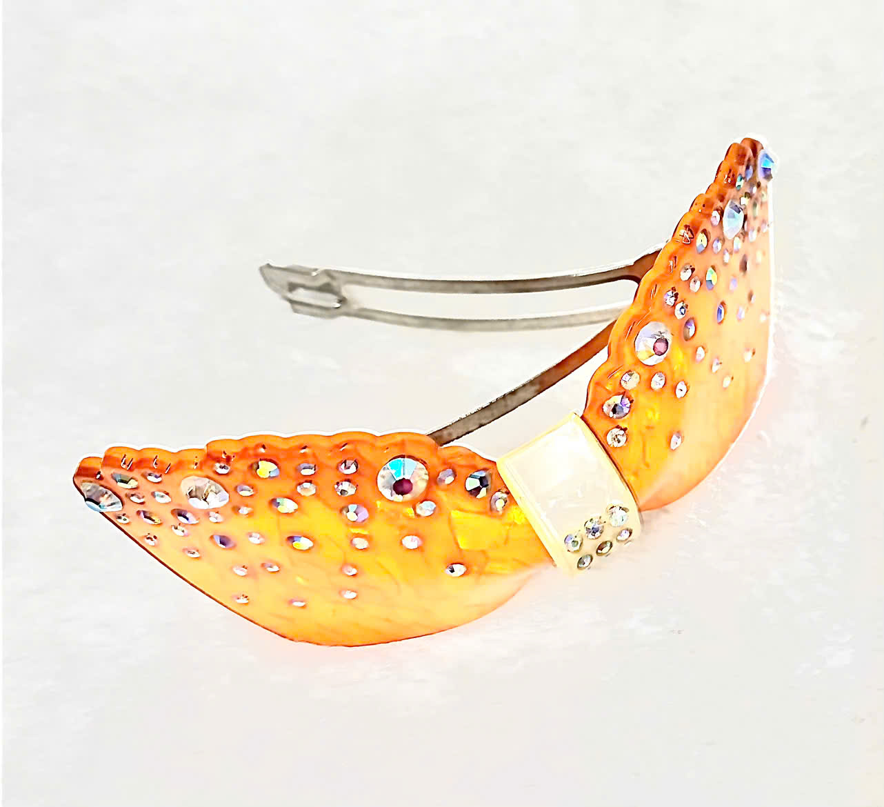 KẸP SƯỜN MICA ĐÍNH ĐÁ HÌNH NƠ - PHỤ KIỆN THỜI TRANG SANG TRỌNG