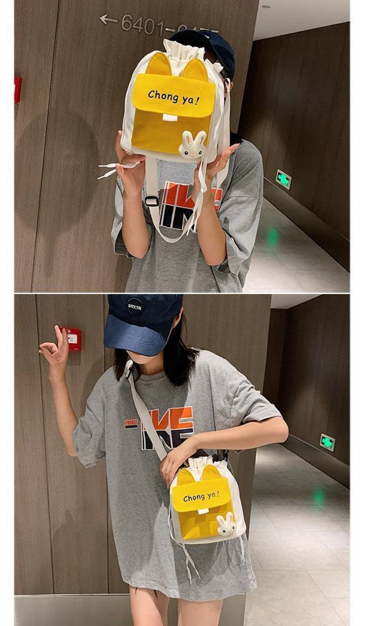 Túi đeo chéo nam nữ phong cách dễ thương  - BEE GEE DCTE1061