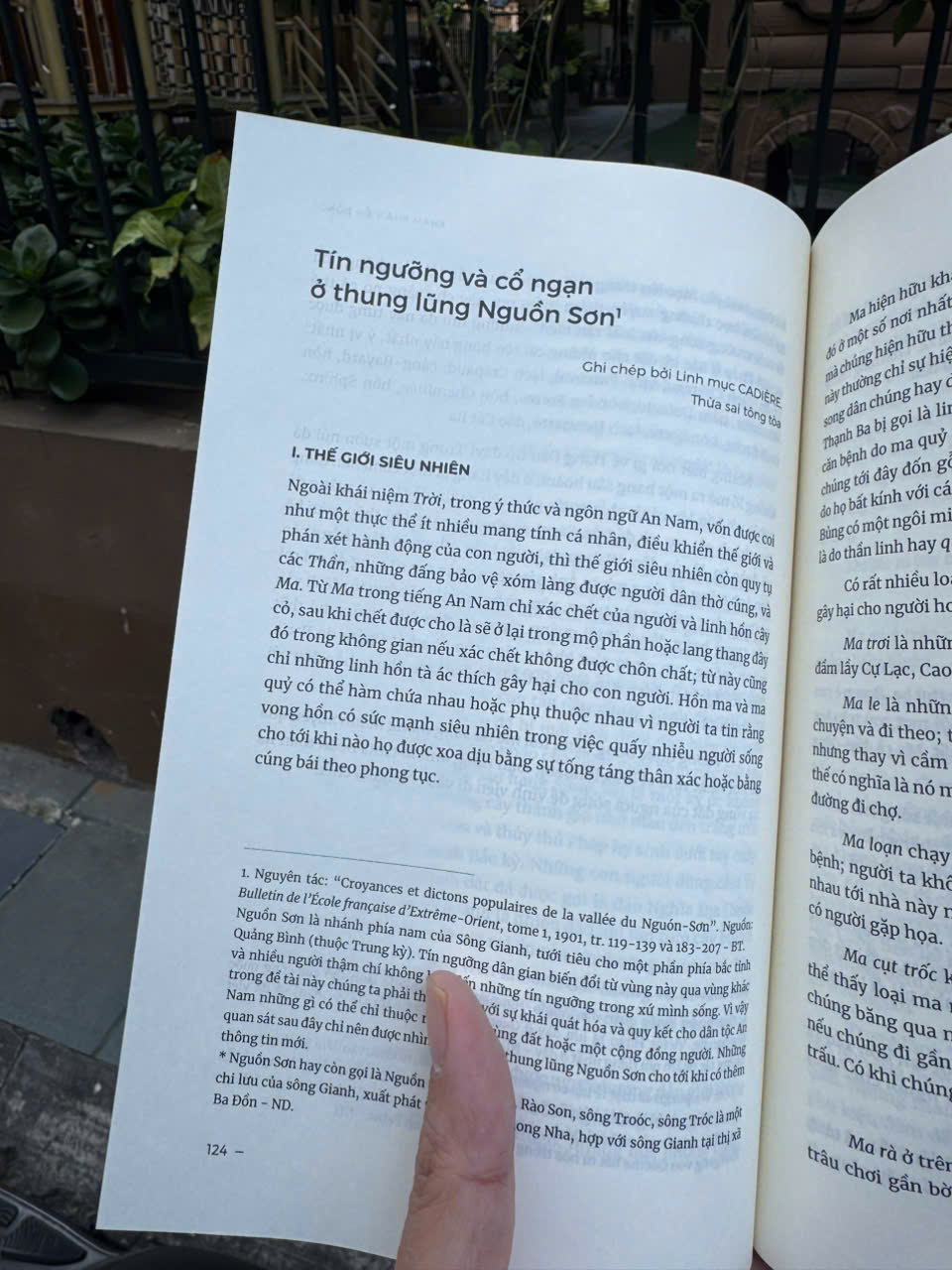 VIỆT NAM: NHỮNG TIẾNG VỌNG TỪ QUÁ KHỨ - Nhiều Tác Giả - Thanh Thư Dịch – Omega Plus