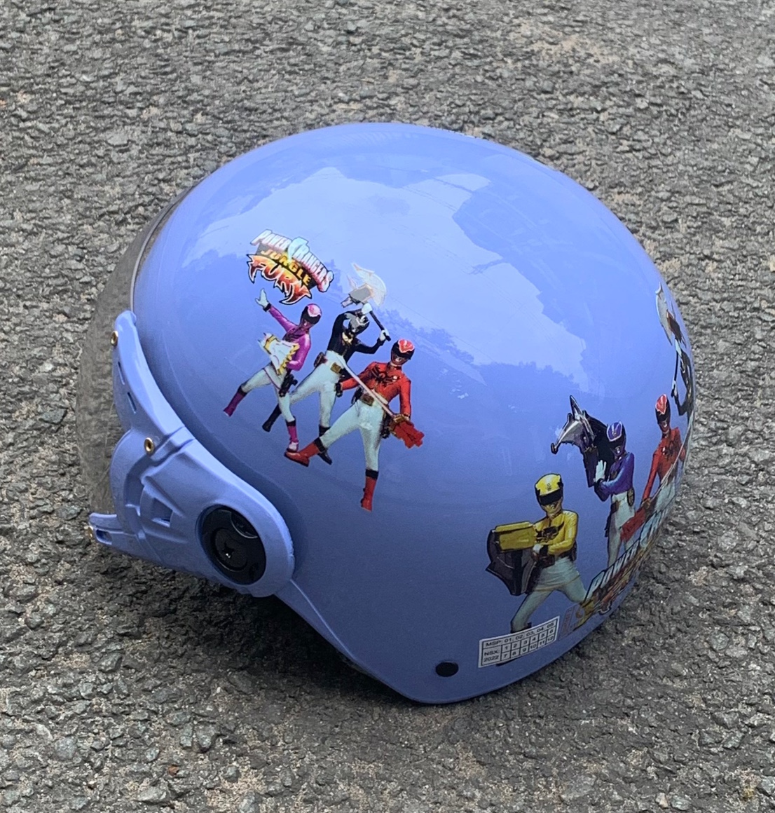 Mũ bảo hiểm cho bé SRT Tem Siêu Nhân Đỏ lót ép nhiệt cao cấp – Nón bảo hiểm trẻ em từ 3 đến 8 tuổi  – XANH APT06