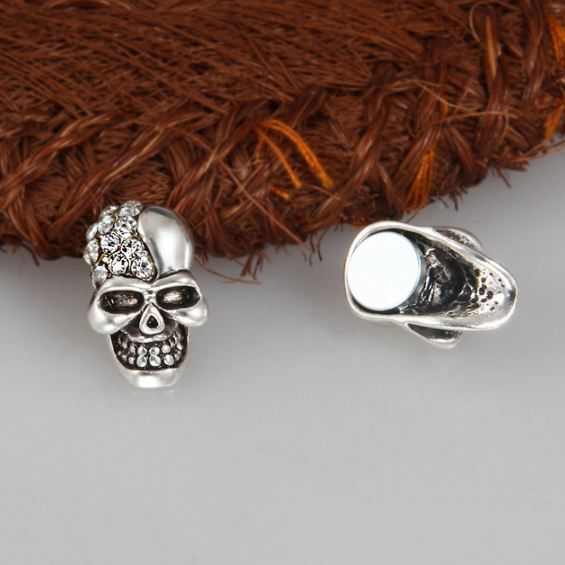 Bông Tai Nam Châm Hình Đầu Lâu Ko Cần Bấm Lỗ Tai Titan Ko Đen TT 3259 – 1 Chiếc