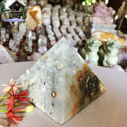 Kim tự tháp đá mã não tự nhiên phong thủy T472 nặng 800gr kích thước 11x10 – vật phẩm phong thủy may mắn