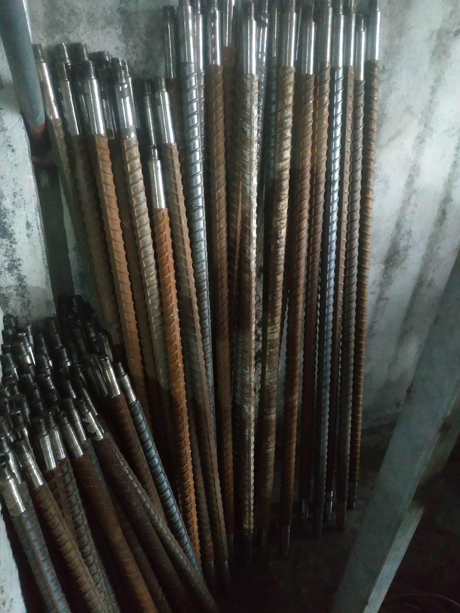 Trục xe đẩy hàng Trục xe kéo dài 1.2m Đường kính Trục phi 28 sử dụng bi 6205 hoặc bi 6304 Bánh xe cao su Trục xe ba gác
