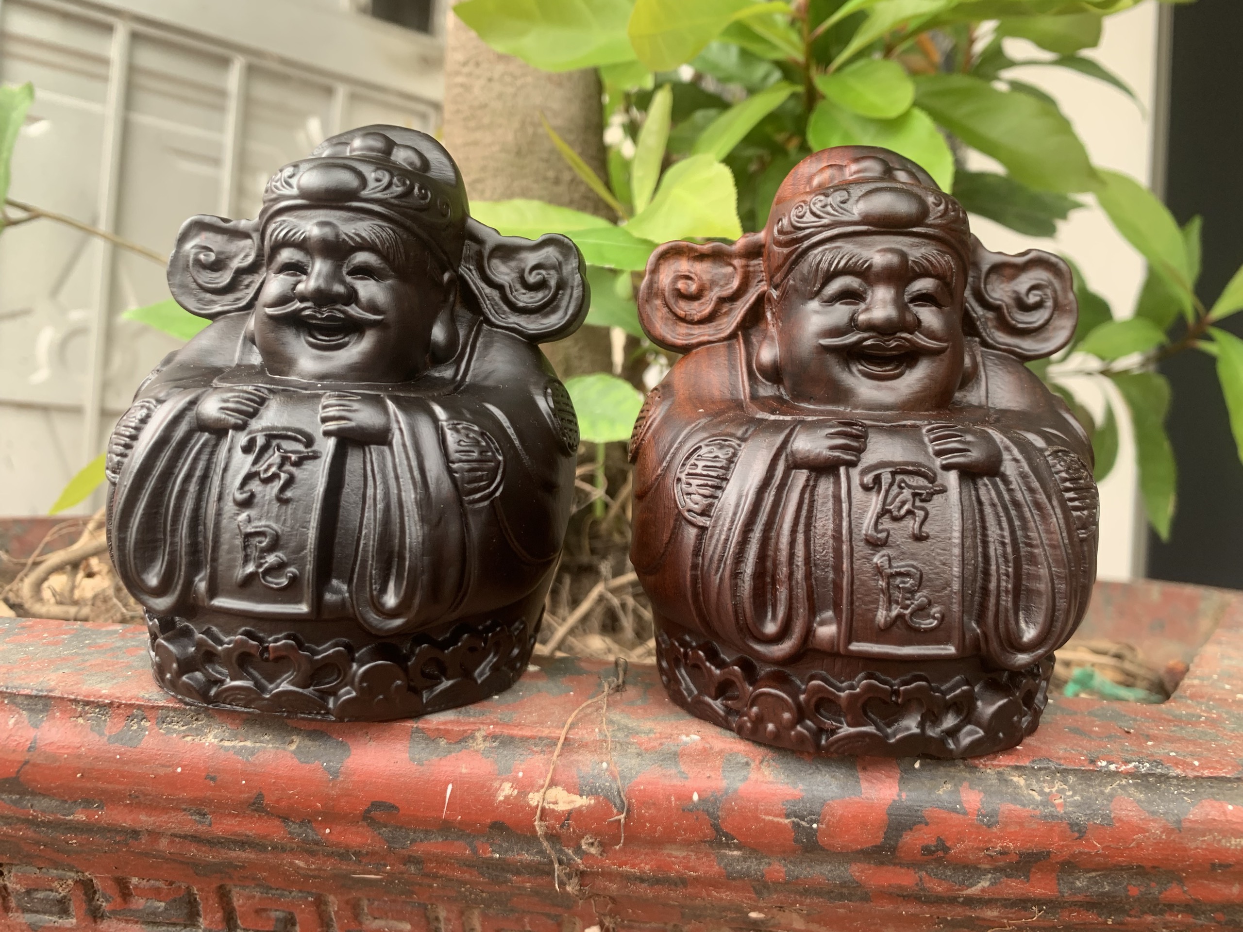 Tượng thần tài mini bày bàn làm việc, quầy lễ tân, để ô tô, trưng bày trang trí gỗ trắc tự nhiên