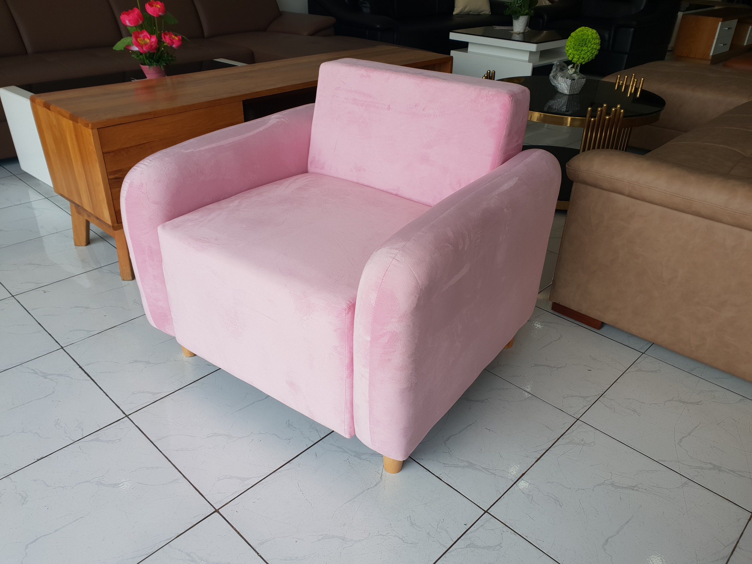 Ghế Sofa Bọc Vải Nhung Màu Hồng Dễ Thương