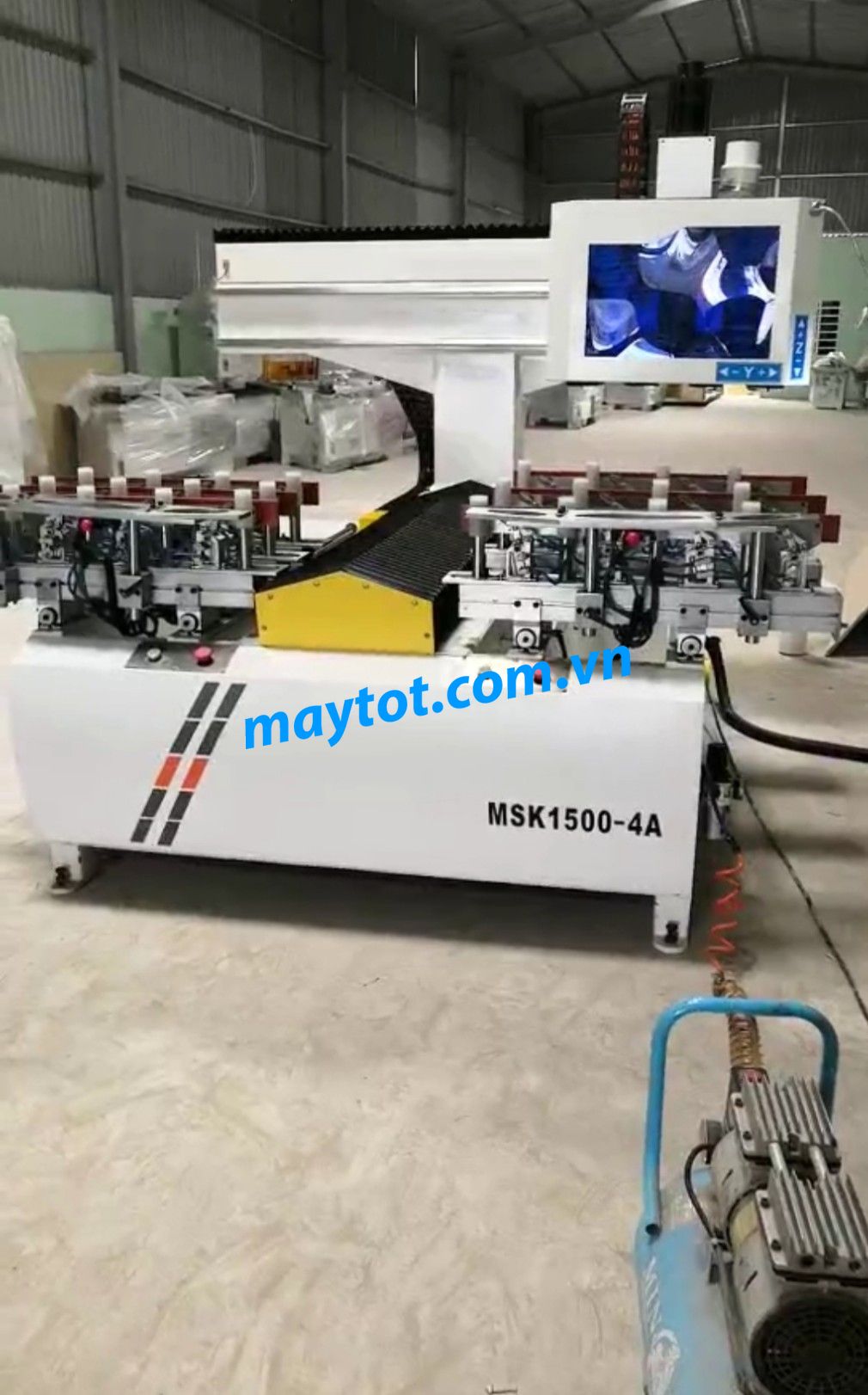 máy CNC mộng âm 4 đầu