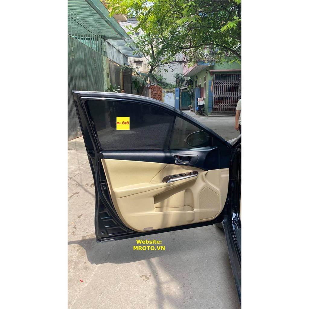RÈM CHE NẮNG NAM CHÂM CHO XE TOYOTA CAMRY 2013-2018 .