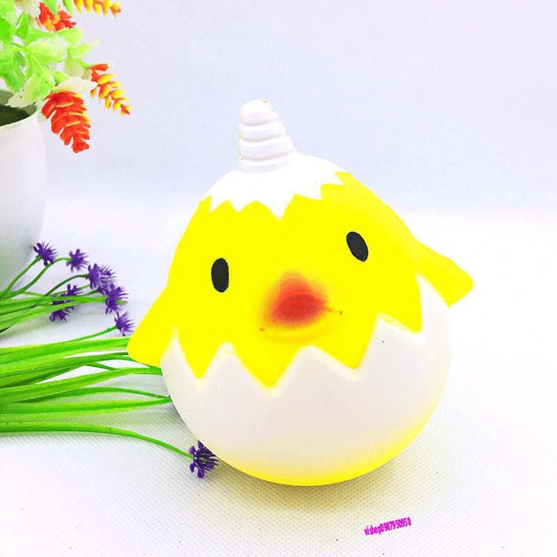 ĐỒ CHƠI SQUISHY GÀ CON TRONG TRỨNG 1 SỪNG