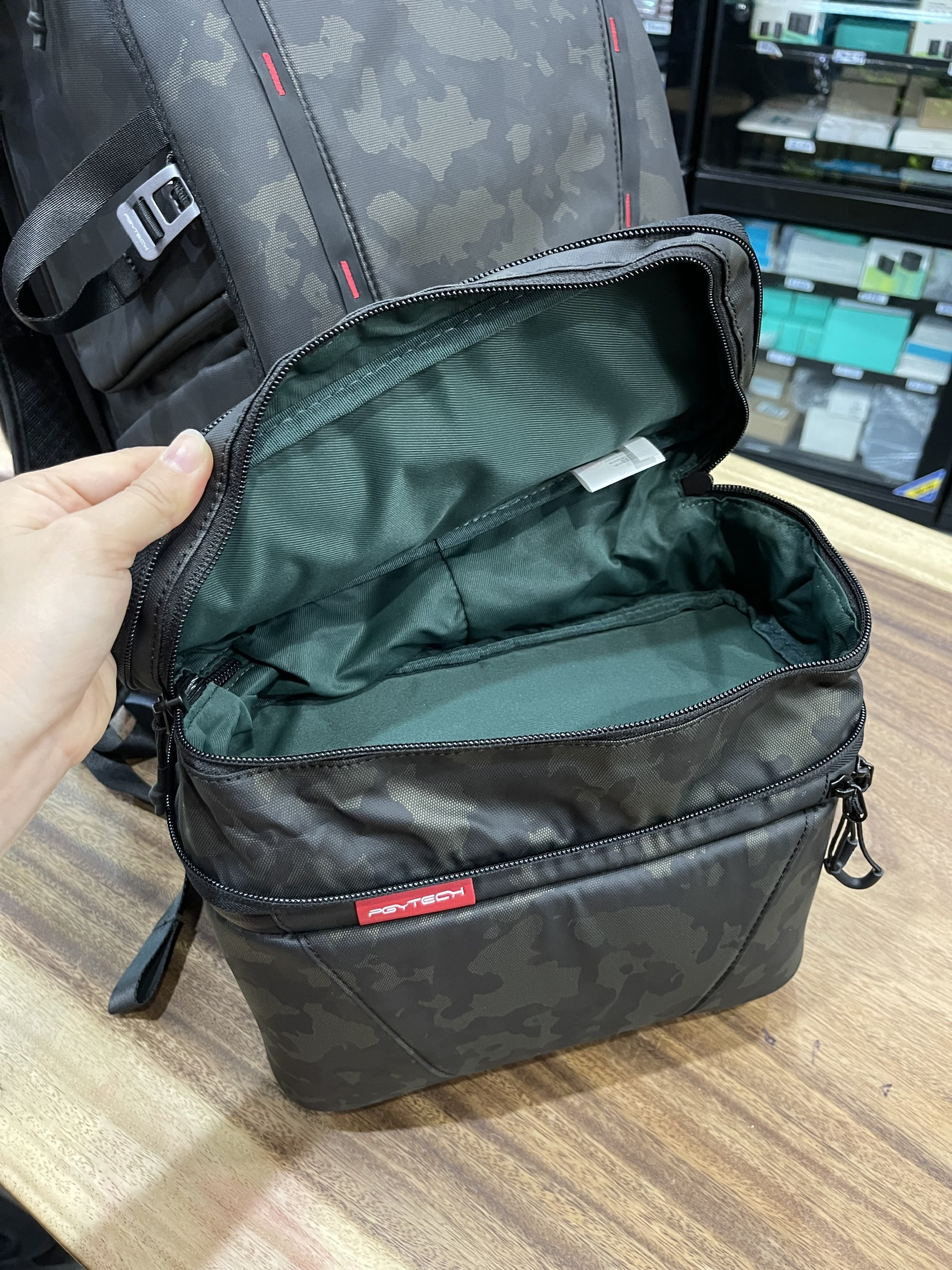 Balo máy ảnh PGYTECH OneMo Backpack 25L + Túi đeo chéo Shoulder - Hàng chính hãng