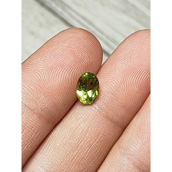 090** Đá Peridot (THIÊN NHIÊN)
