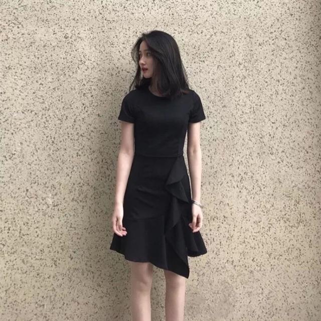 Váy đen đuôi cá cách điệu sang chảnh