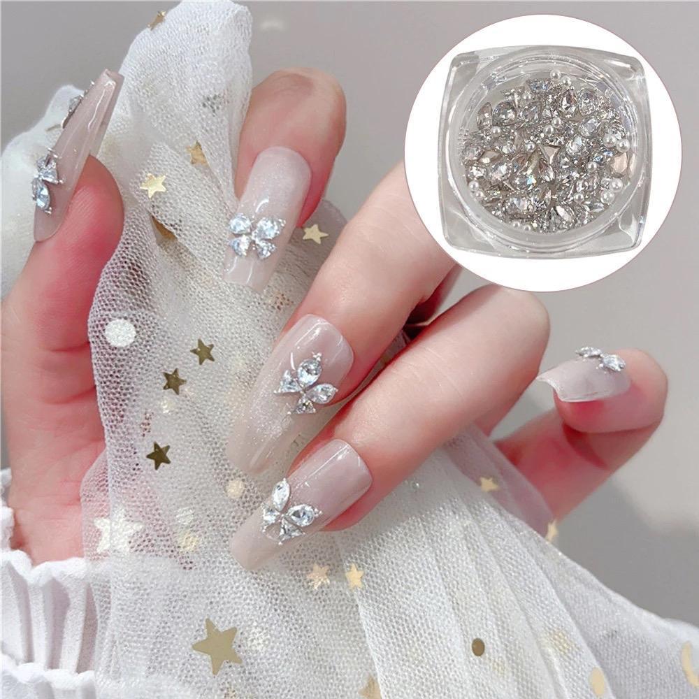 Đá Mini Tạo Hình Tim Bướm Siêu Sáng Chân Bằng, Mix Kiểu Size Khoảng 100 Viên Gắn Móng, Hình Giọt Sương, Tam Giác Siêu Xinh Phong Cách Hàn Quốc