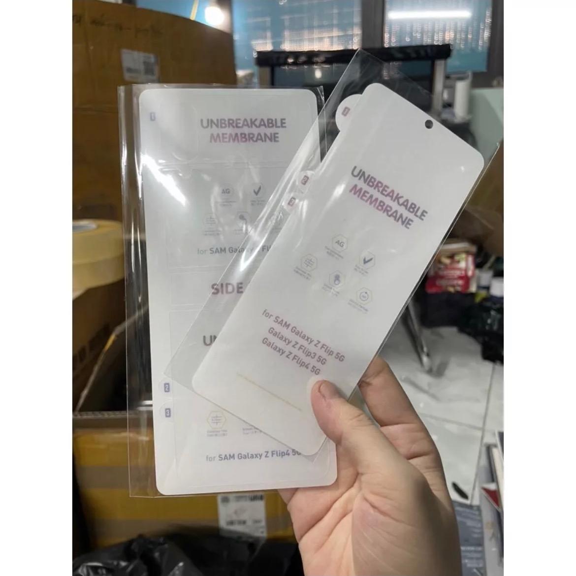 Dán dẻo PPF Samsung Galaxy Z Flip 4, Z Flip 4 5G trong suốt + tặng gạt, giấy lau