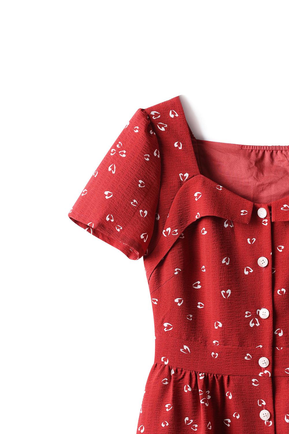 TOBE1SHOP 2023 mùa hè retro màu đỏ đầm nữ tính trà nghỉ váy cao cấp thắt lưng che thịt hiển thị gầy trung bình dài