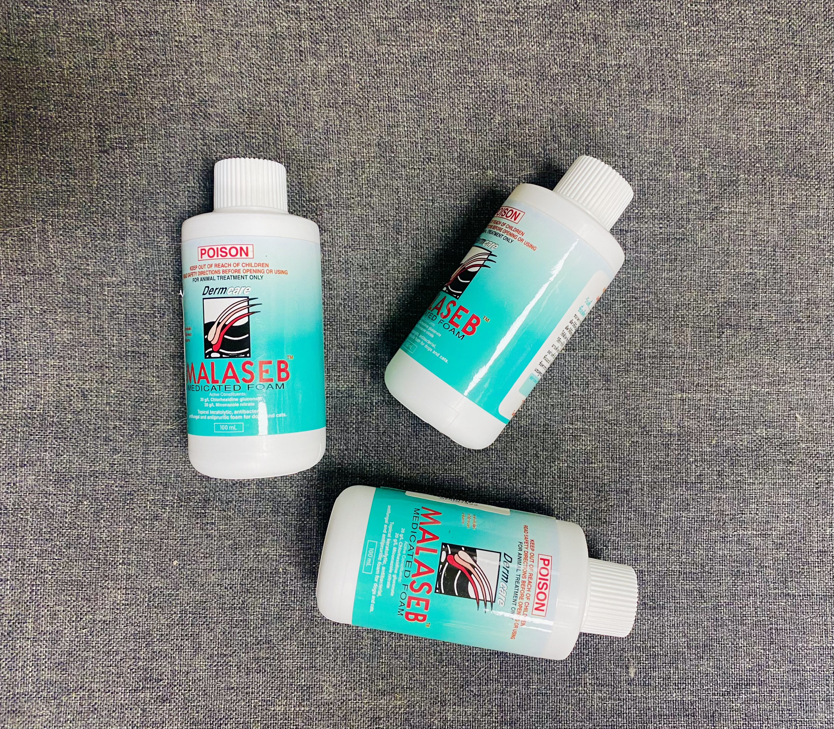 Sữa tắm tr.ị nấm, viêm da DermCare Malaseb 100ml cho chó mèo