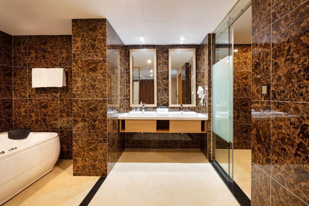 Combo 3N2D KS Virgo Hotel Nha Trang: VMB khứ hồi Hà Nội - Nha Trang + Phòng Tiêu Chuẩn + Ăn sáng