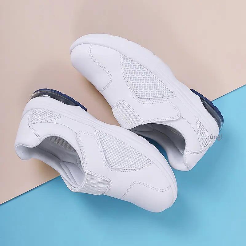 Phong cách mới nhất giày nhỏ màu trắng giày tình nhân giày phong cách Hàn Quốc hợp thời trang giày thường ngoài trời chịu mài mòn