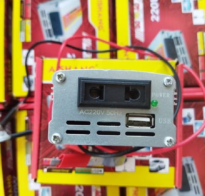 Kích điện mini từ 12V lên 220V - 220W sử dụng liên tục dưới 100W dùng quạt gió sạc điện thoại bóng đèn