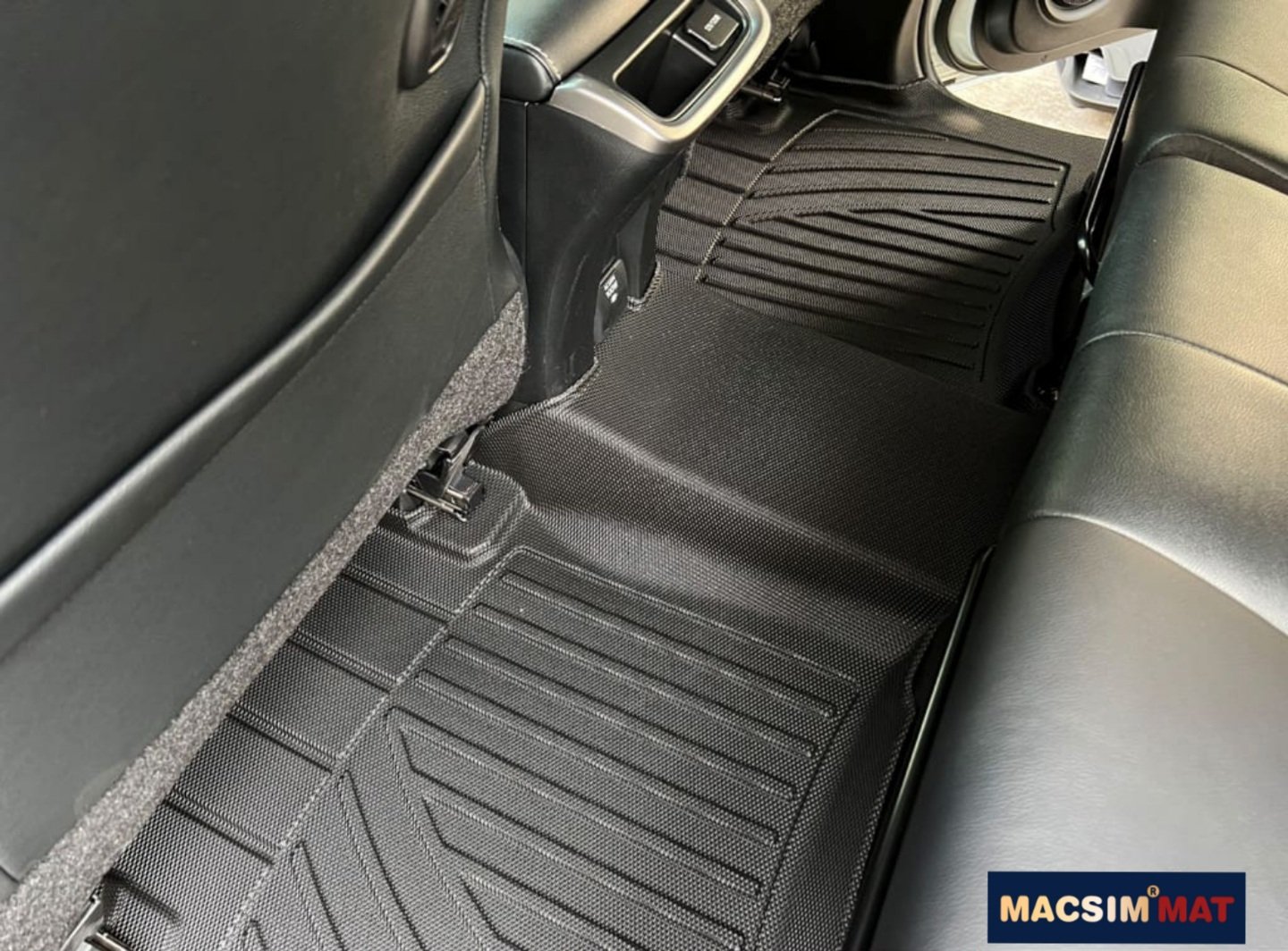 Thảm lót sàn xe ô tô Toyota Innova 2008 - 2016 Nhãn hiệu Macsim chất liệu nhựa TPV cao cấp màu đen- 2 hàng ghế