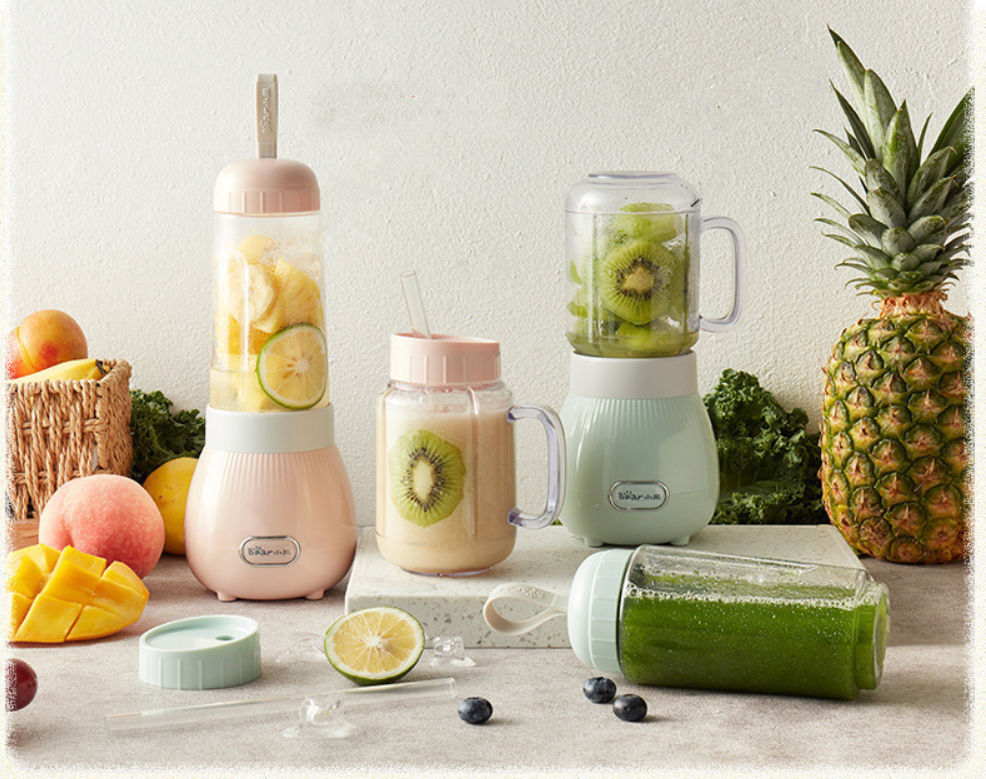 Máy Xay Sinh Tố Mini, Máy Xay Sinh Tố Cầm Tay BEAR LLJ-C04W1 Gồm 2 Cối Sử Dụng Sạc PIN Dung Tích 500ML Công Suất 150 W - Hàng Chính Hãng