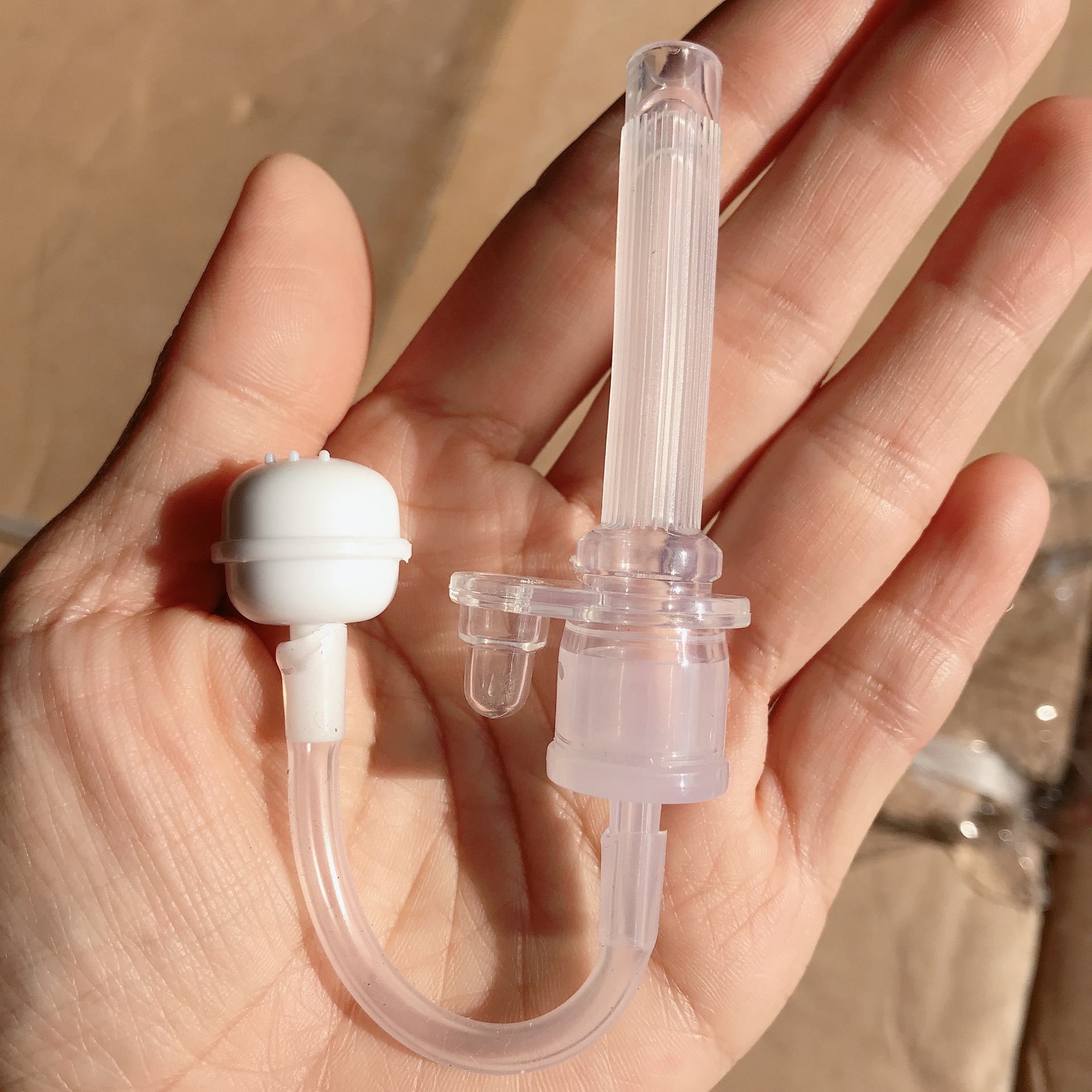 Bình tập uống nước 250ml cho bé từ 6 tháng có van chống sặc được làm từ nhựa Tritan an toàn cho bé (chống vỡ)
