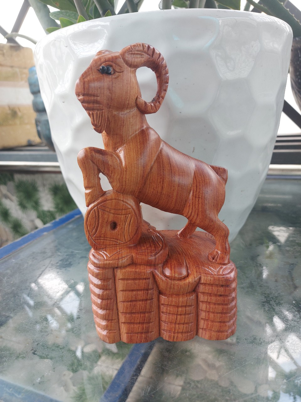 Tượng Con Dê  gỗ Hương Đá kích thước Cao 20cm
