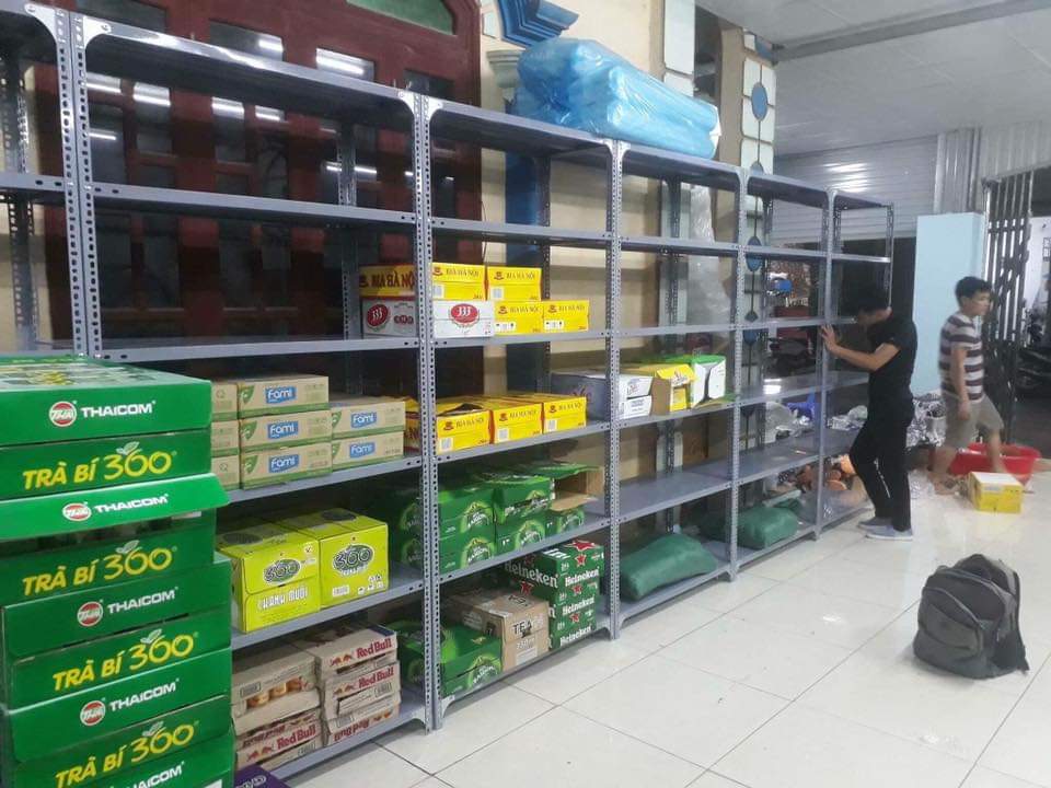 KỆ SẮT V LỖ đa năng - kệ kho hàng Loại dày, chịu tải tốt.