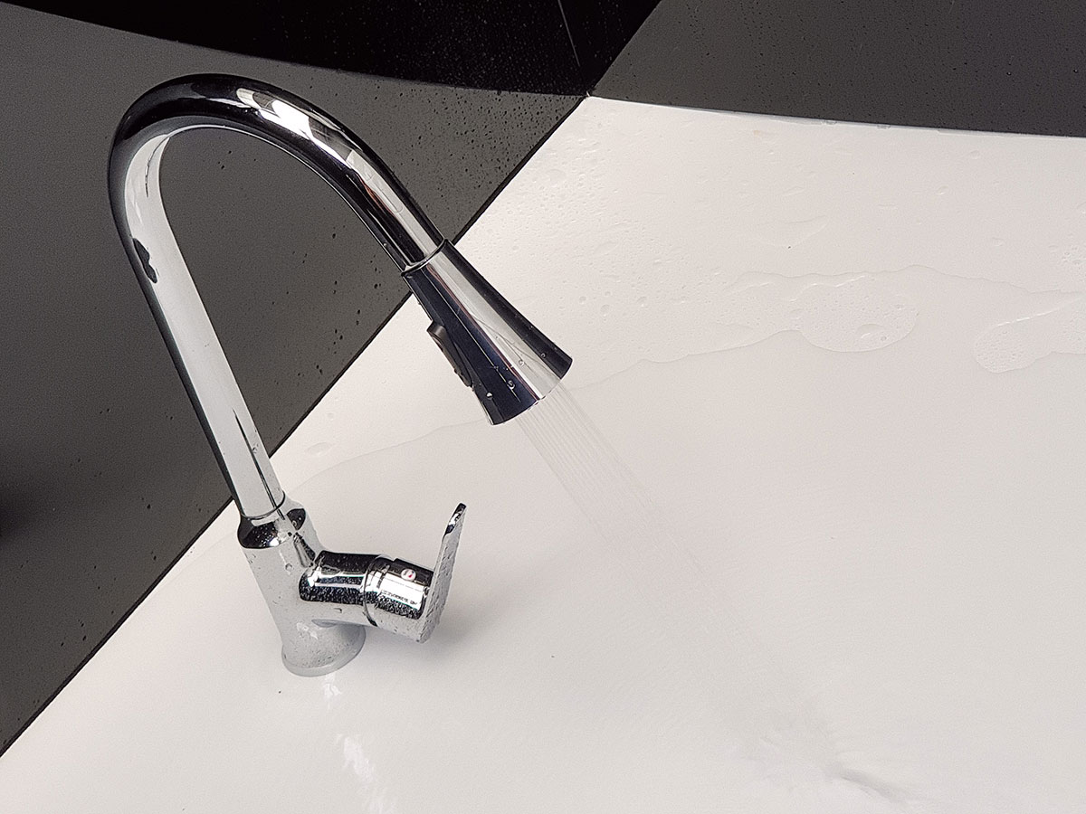 Vòi Rửa Chén Nóng Lạnh Dây Kéo Đồng Mạ Chrome Eurolife EL-KM05
