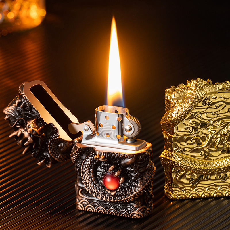 Bật Lửa Zippo Rồng Cẩn Ngọc Đỏ – Xài Xăng
