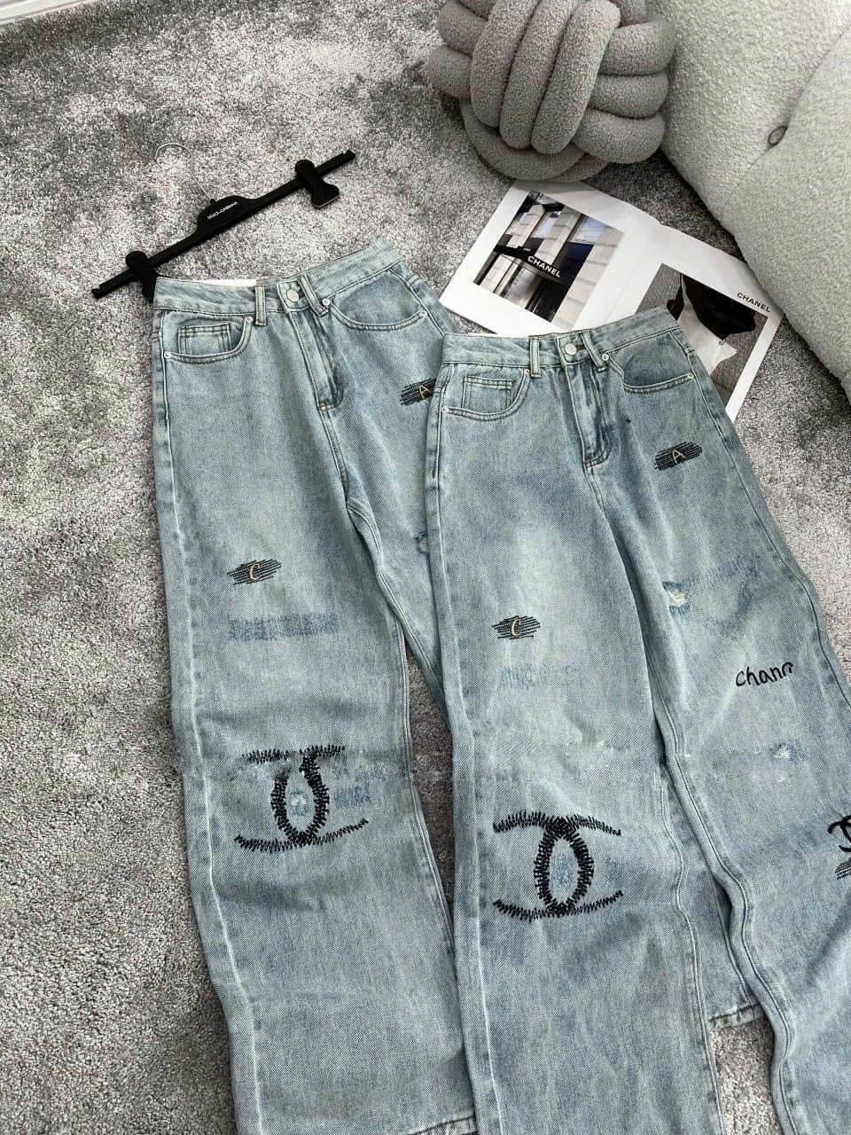 Quần baggy jean nữ ống suông lưng cao thêu họa tiết