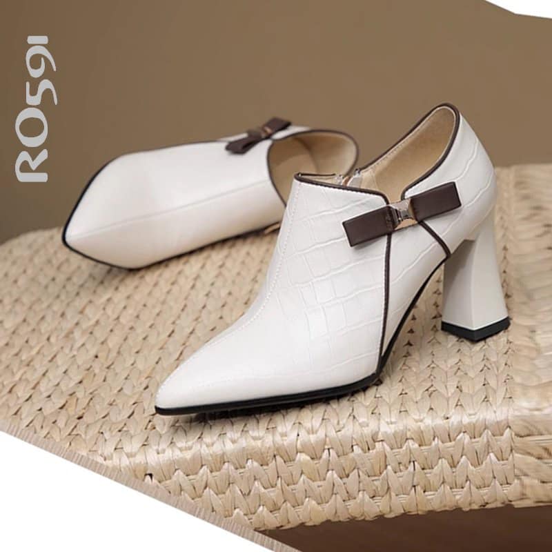 Boots thời trang nữ cổ thấp đính nơ, da vân, mũi nhọn ROSATA RO591 - 7p - HÀNG VIỆT NAM - BKSTORE