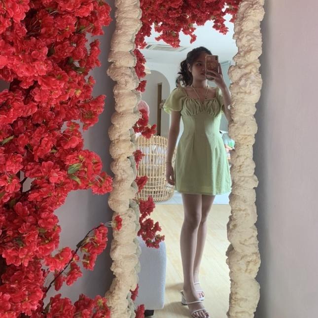 Đầm váy ngắn trên gối nhún ngực sexy dây cột 2 kiểu tay phồng màu xanh bơ trendy sáng da