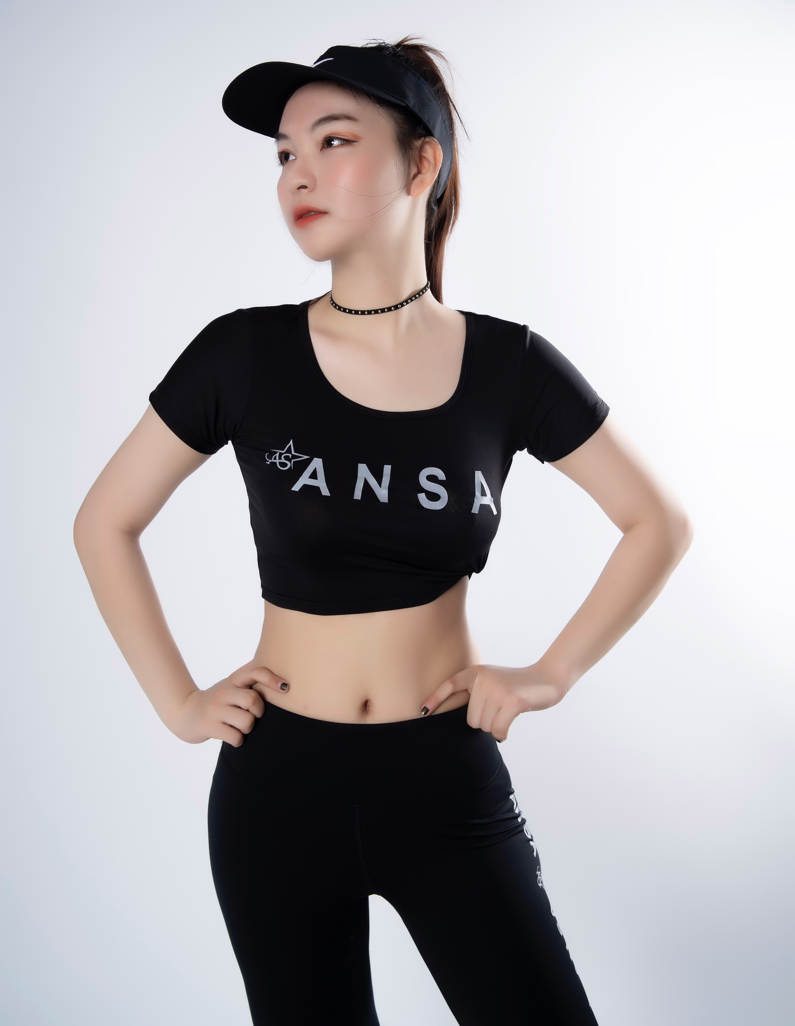 Áo Croptop tay ngắn thể thao nữ