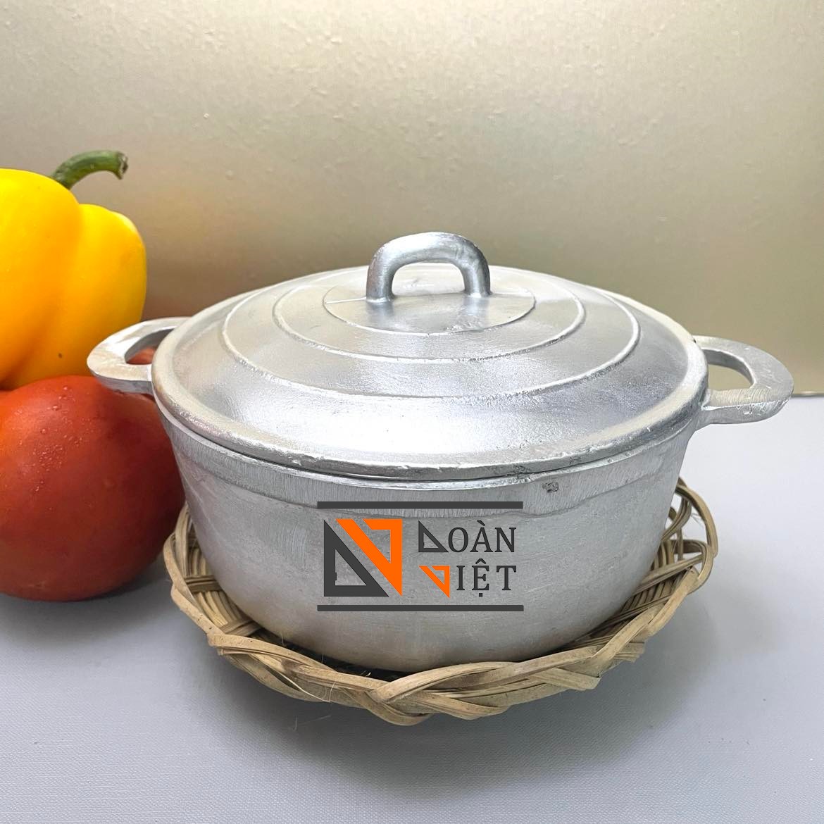 [ +Rế Tre] Nồi Gang Nấu Cơm Siêu Ngon Đúc Nguyên Khối 22cm . Nồi đúc thủ công được xử lý bóng đẹp