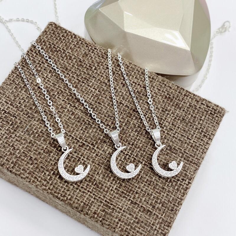 Dây chuyền bạc cao cấp mặt dây hình trăng khuyết cá tính, đơn giản dành cho nữ.