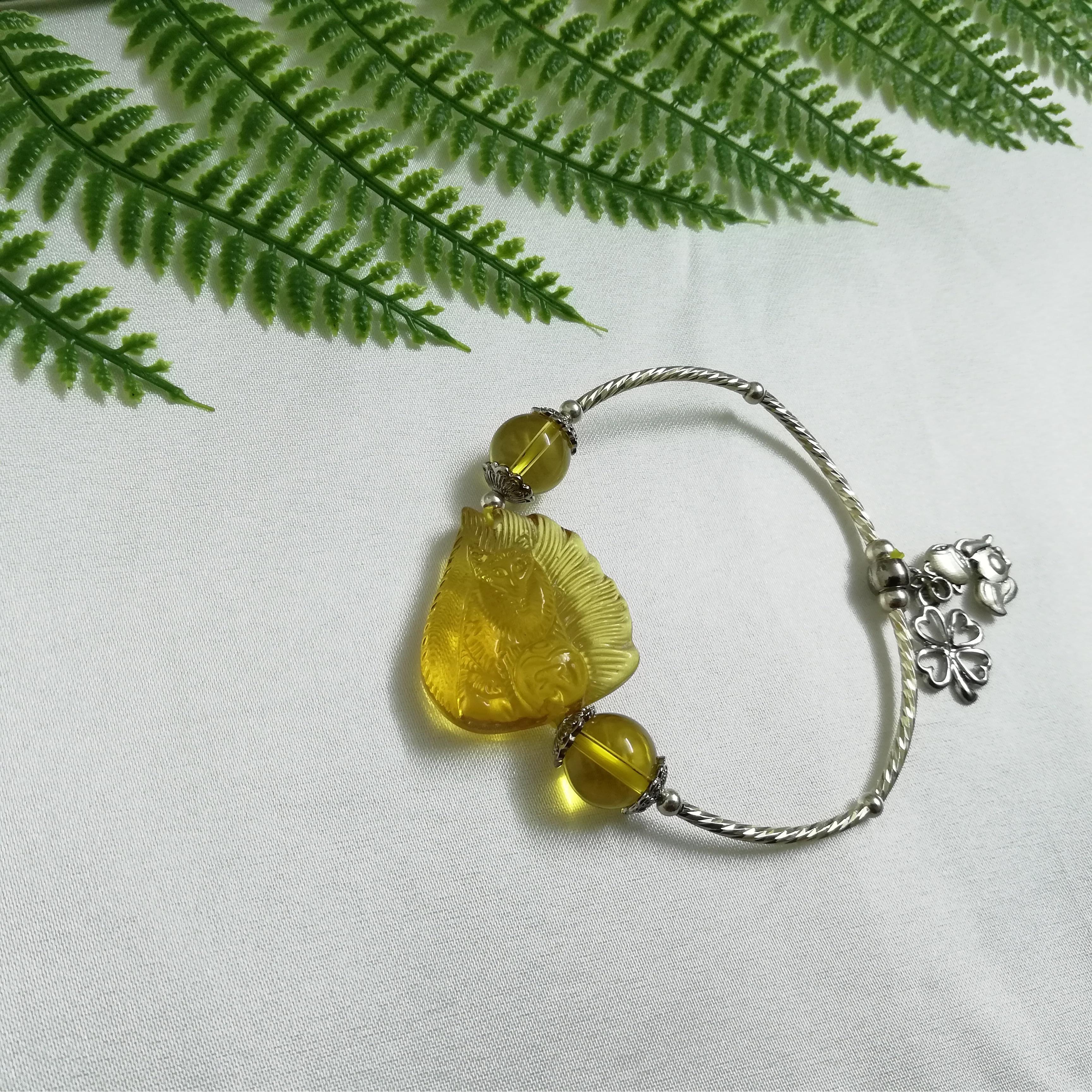 Vòng Tay Hồ Ly Chín Đuôi Topaz Vàng Phối Thạch Anh Vàng Mix Charm Bạc