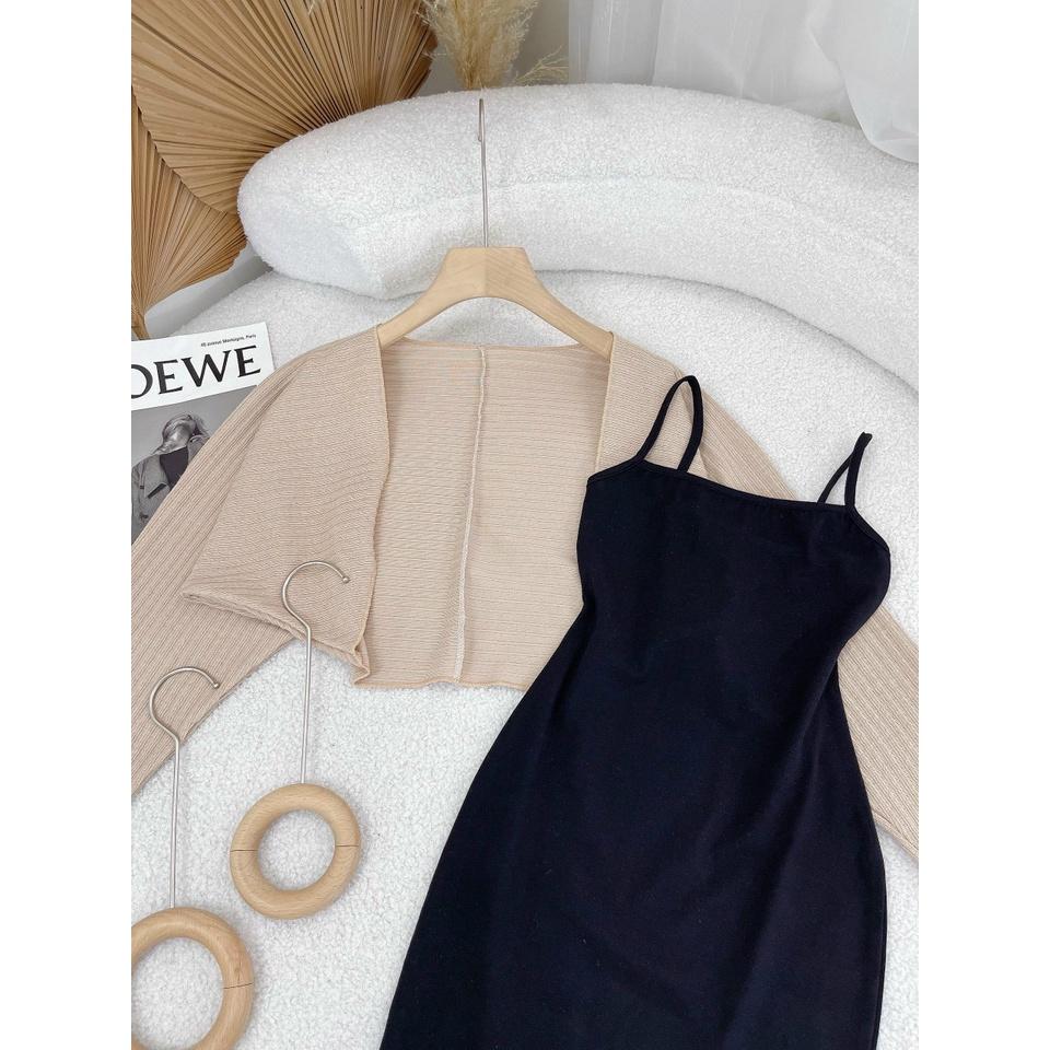 Set đầm 2 dây đen kèm áo khoác dơi len đũa
