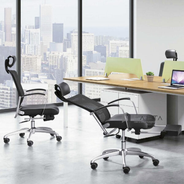 Ghế văn phòng lưng lưới nệm dày màu đen có gác chân dòng ghế cao cấp nhập khẩu CR4301-M Nội thất Capta