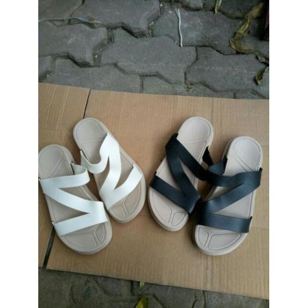 Dép lê nhựa nữ