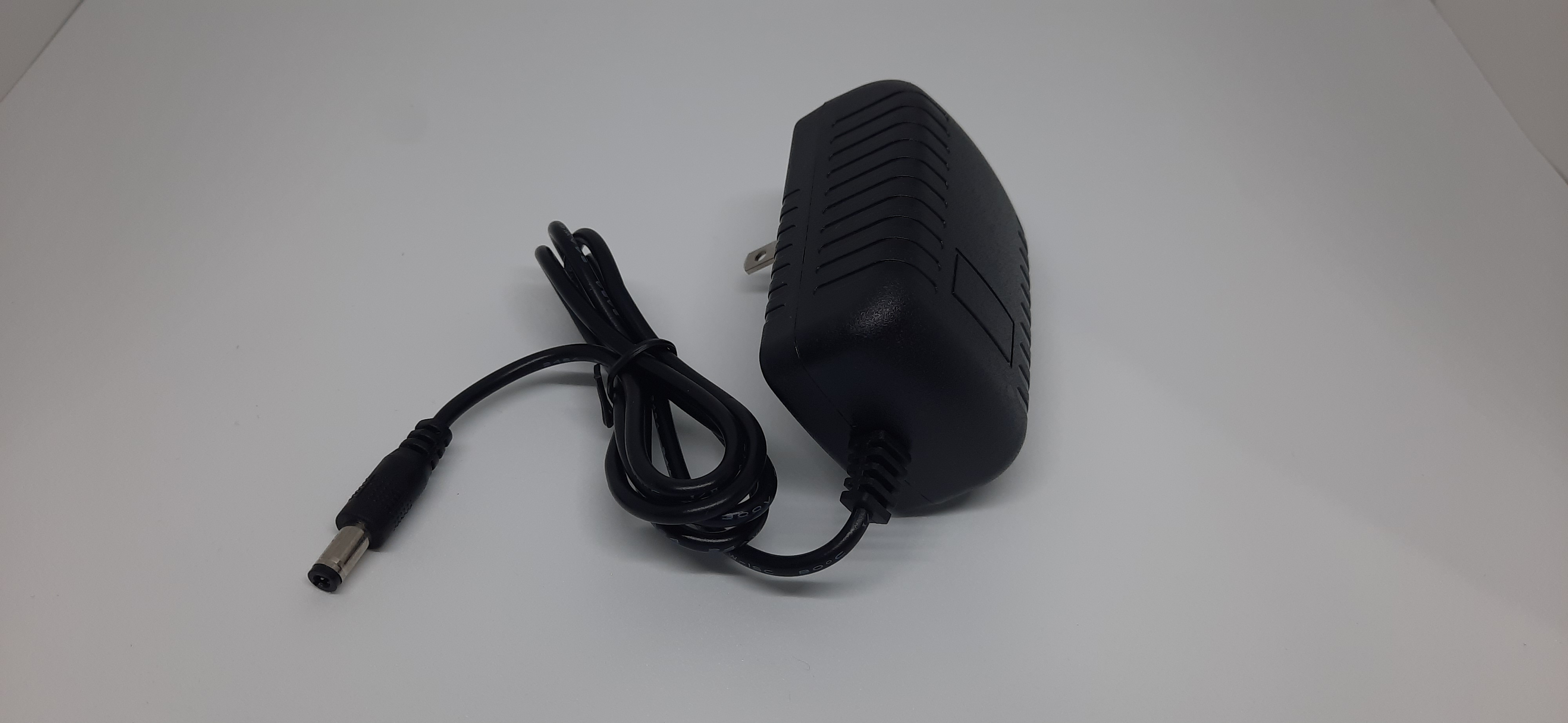Adaptor Sạc 15V-2A Chân phi 5.5x2.5