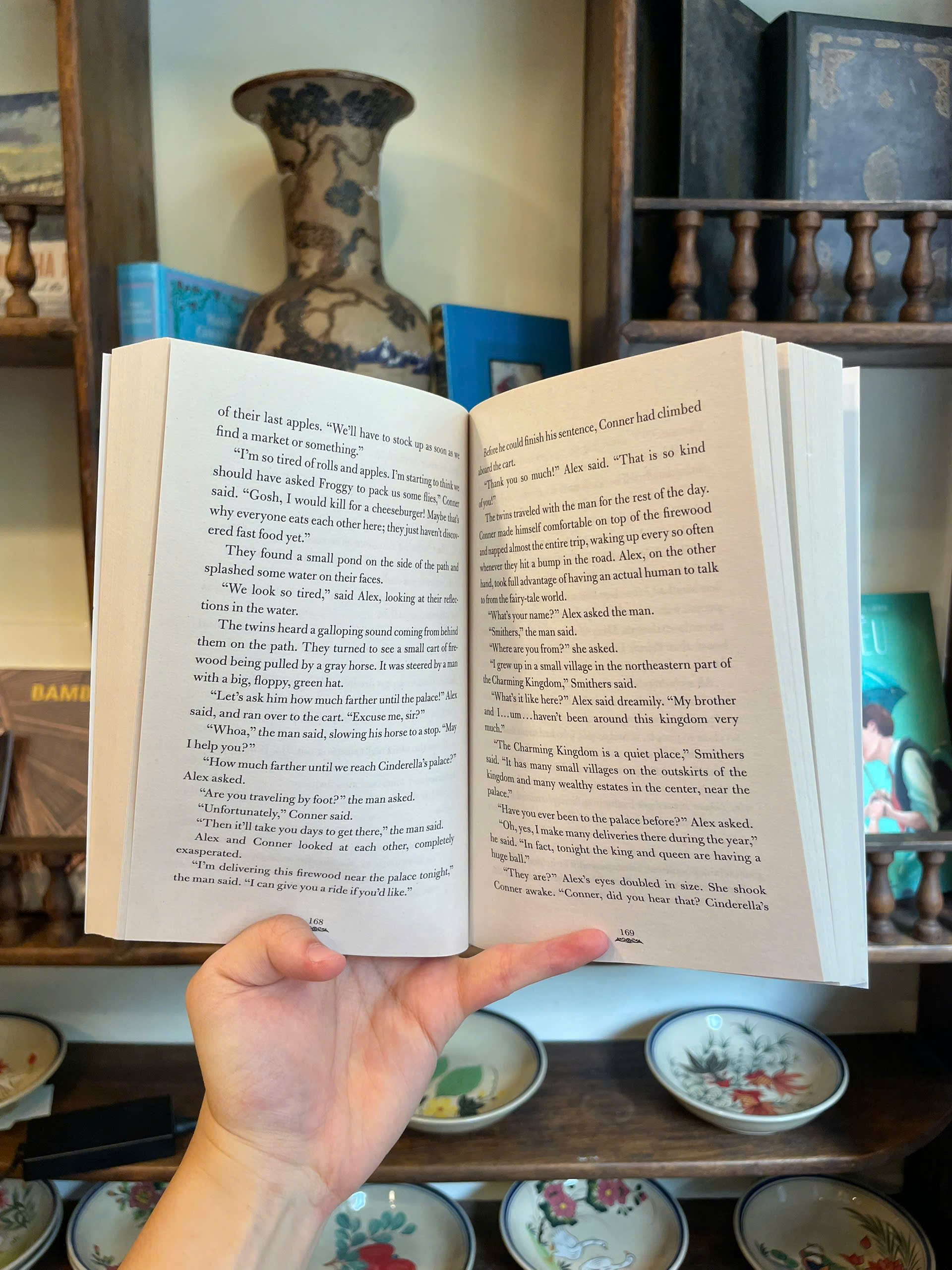 Sách - The Land of Stories the Wishing Spell by Chris Colfer/ Sách thiếu nhi tiếng Anh