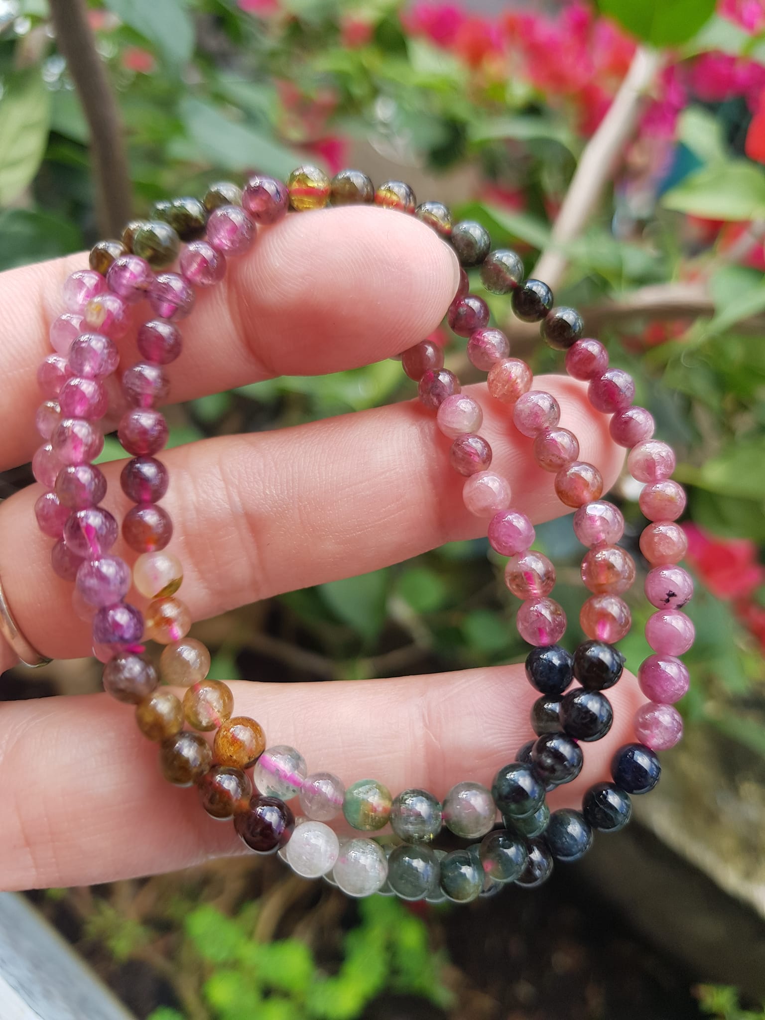 Vòng tourmaline đẹp 3 line size hạt 4mm chất liệu 100% đá thiên nhiên nữ đeo rất rất xinh tay ạ