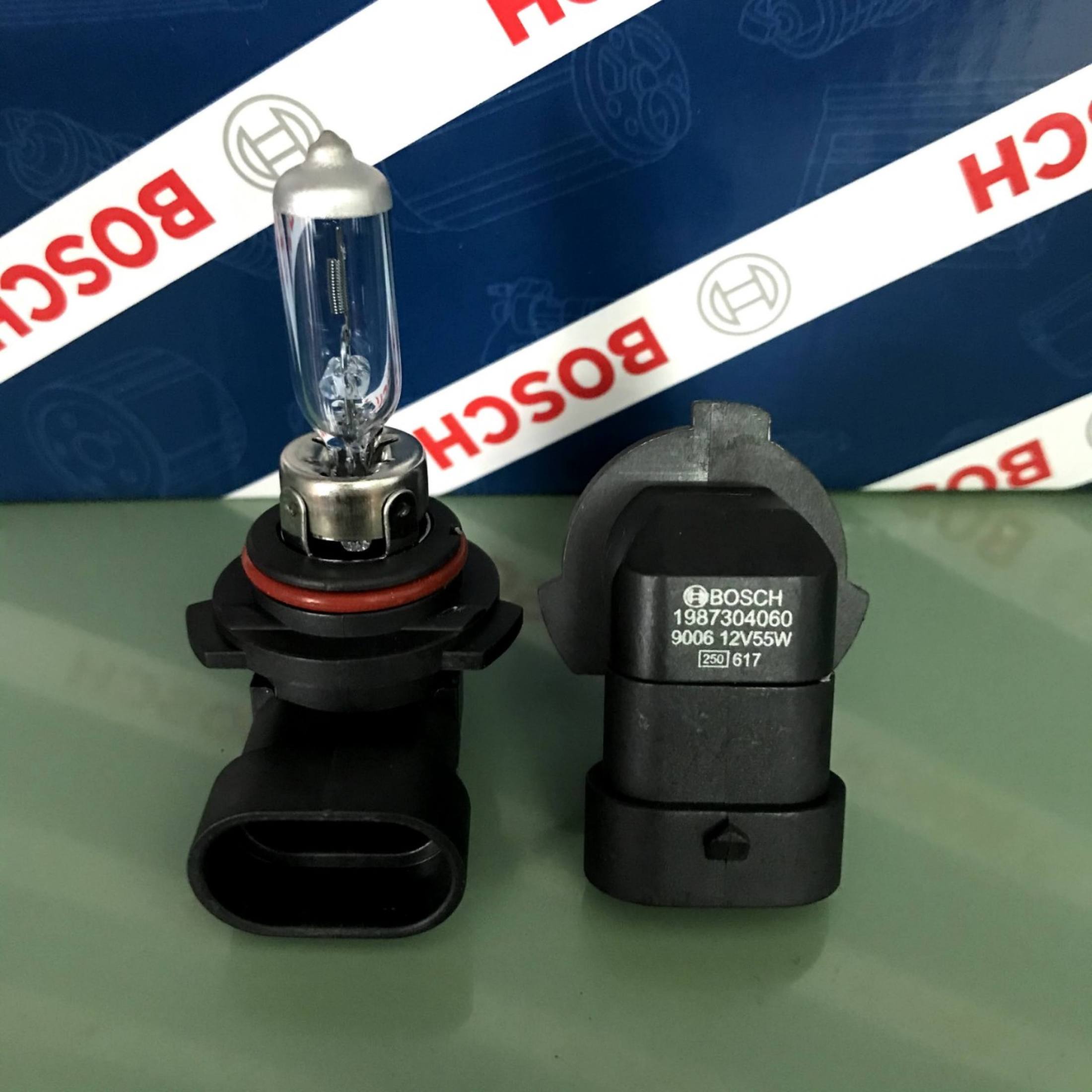 Bóng Đèn Tăng Sáng Bosch 9006 (HB4) 12V 65W Sportec Bright 4000K (Hộp 2 Bóng)