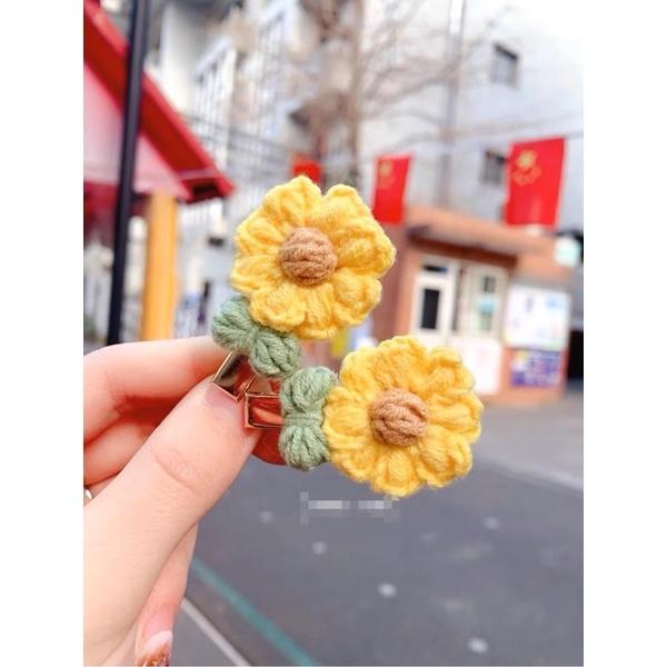 Kẹp tóc bông hoa bằng len handmade