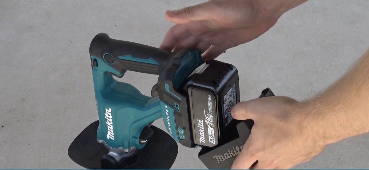 MÁY TRỘN SƠN DÙNG PIN 650W 165MM MAKITA DUT130RTE - HÀNG CHÍNH HÃNG