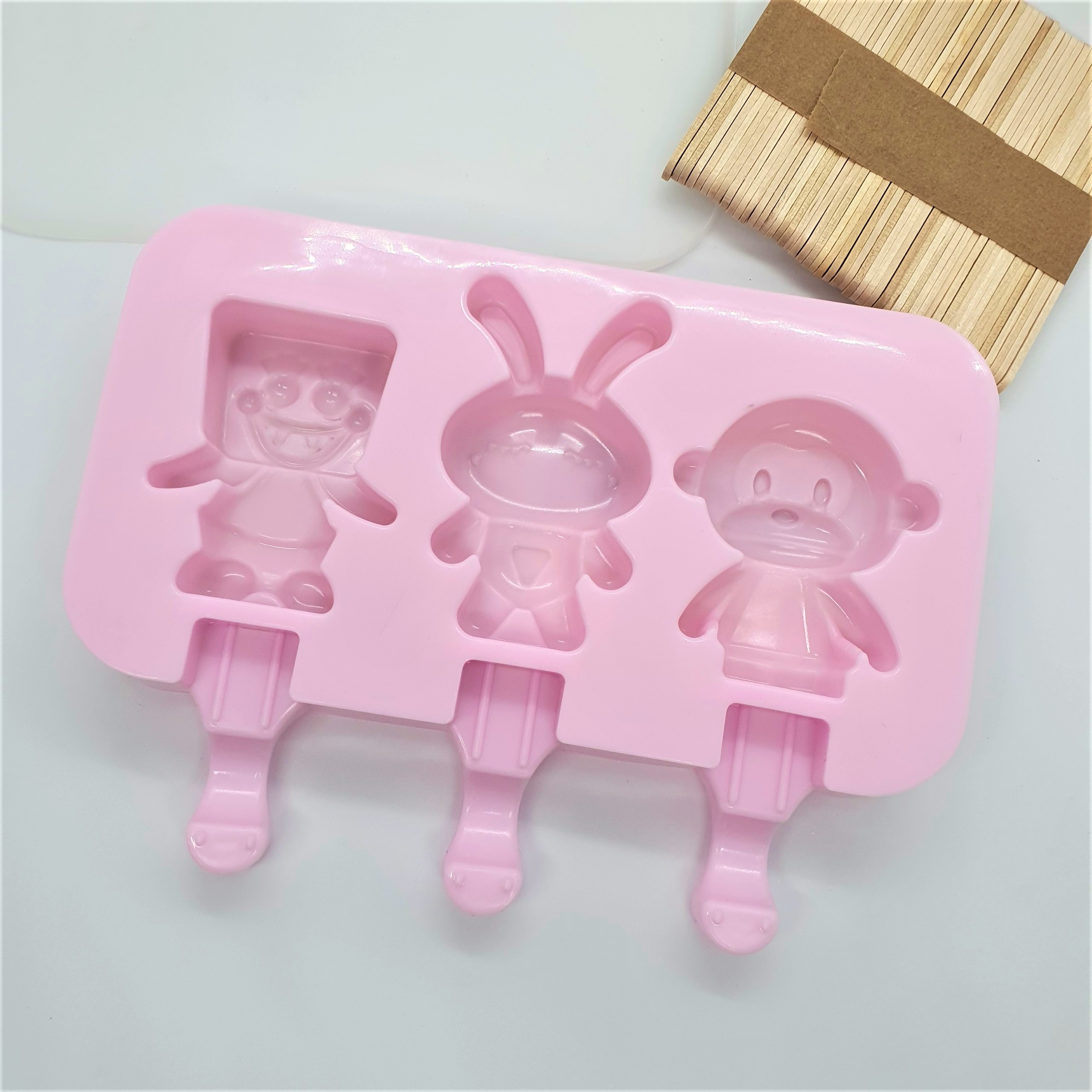 Khuôn làm kem silicon Mẫu Hoạt Hình 02 kèm 50 que gỗ tiện dụng