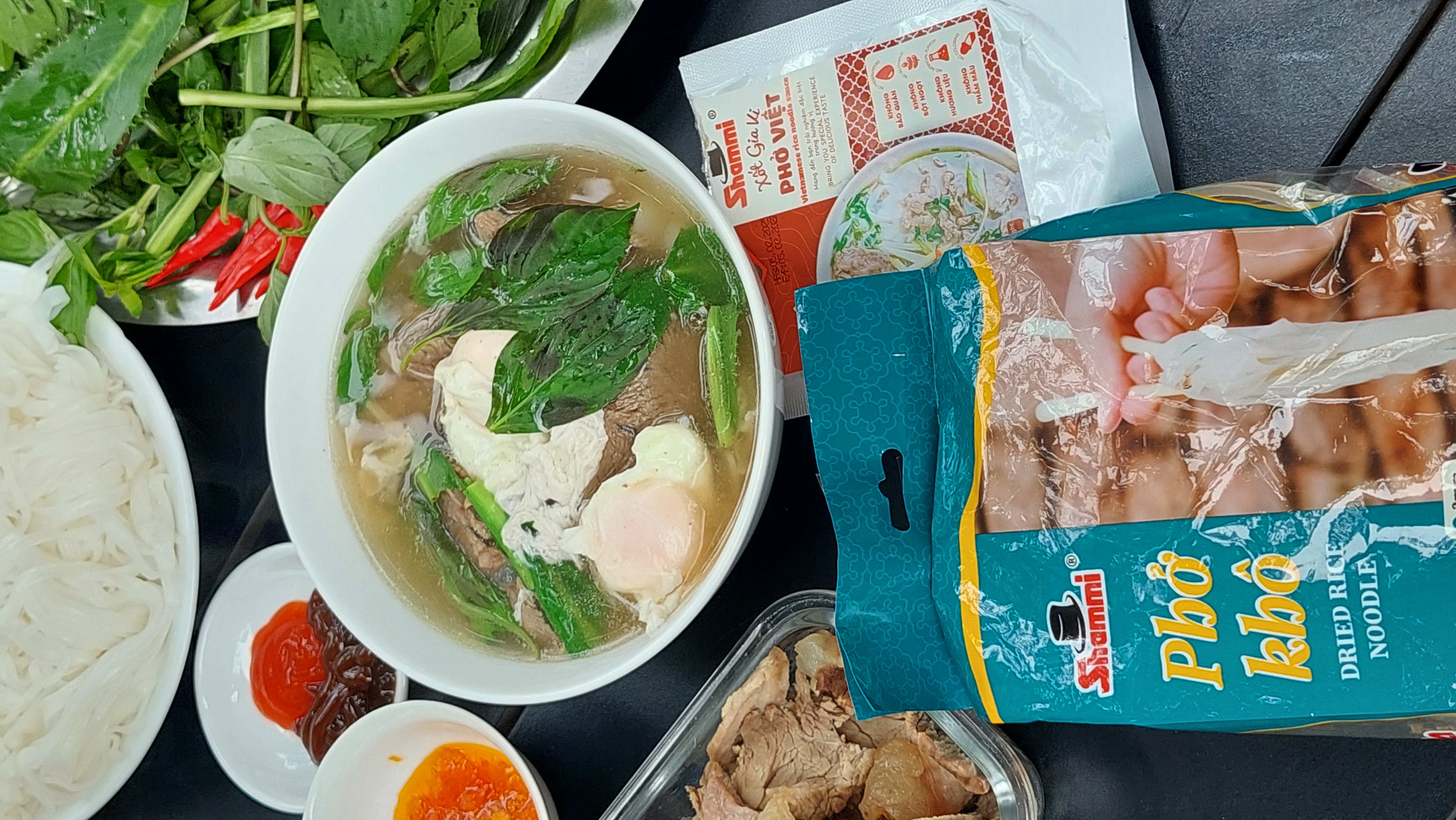 Thùng Phở khô Shammi túi 400g (phở khô Việt Nam hàng xuất khẩu)
