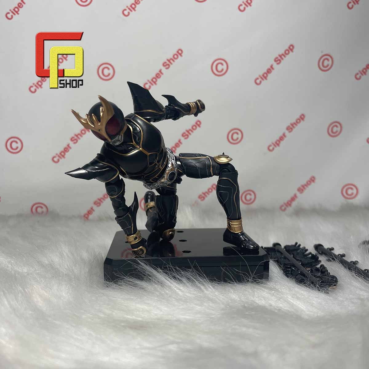 Mô hình Kamen Rider Kuuga Ultimate Form - Mô hình Kuuga Ultimate SHF